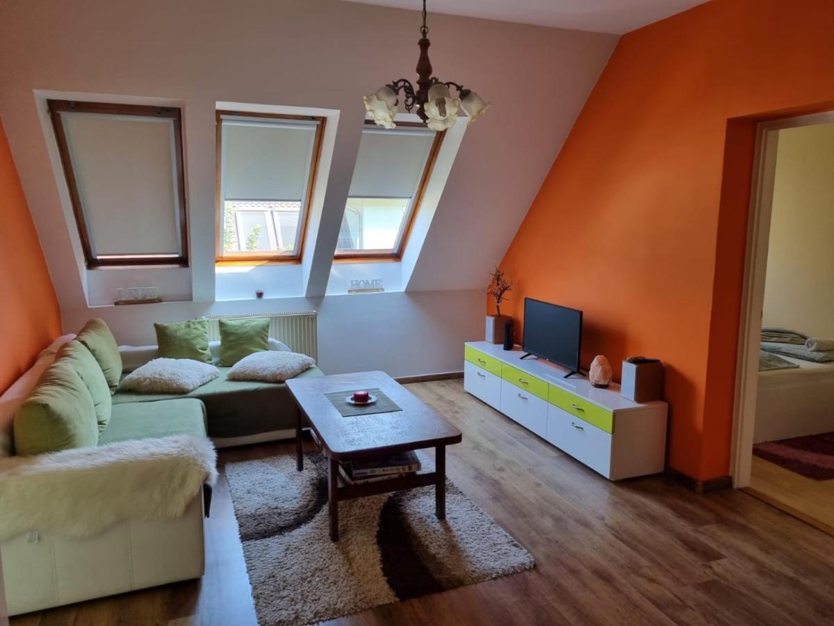 Tudor Apartman Szeged Exteriör bild